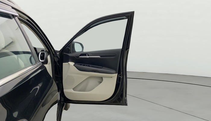 2021 KIA SONET HTX 1.0 IMT, Petrol, Manual, 39,156 km, RHS Front Door