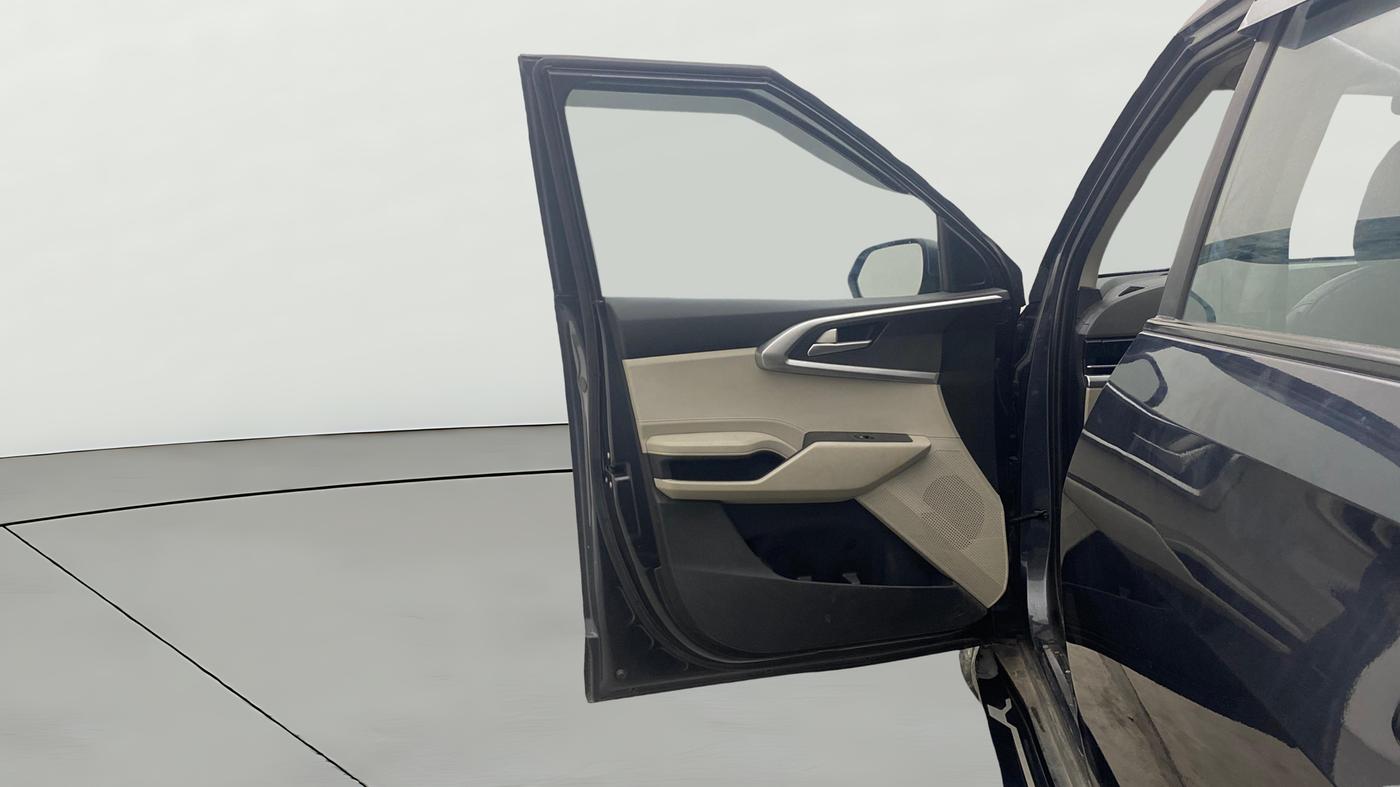 2023 KIA CARENS PRESTIGE 1.4 PETROL 7 STR, Petrol, Manual, 54,912 km, LHS Front Door