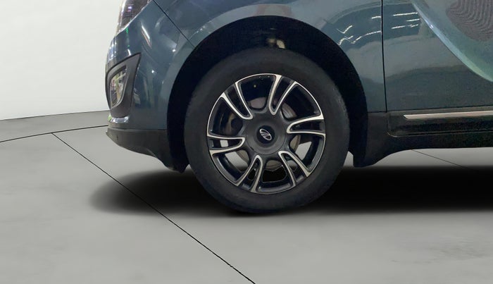 2018 Mahindra MARAZZO M8 7 STR, Diesel, Manual, 57,465 km, Left Front Wheel