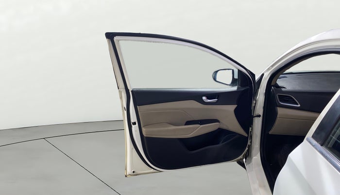 2017 Hyundai Verna 1.6 VTVT SX (O) AT, Petrol, Automatic, 43,739 km, LHS Front Door