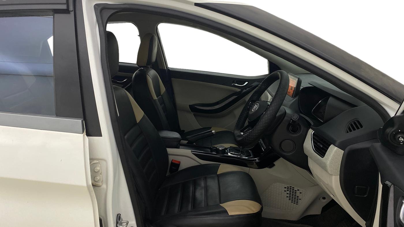 2021 Tata NEXON XZA PLUS SUNROOF PETROL, Petrol, Automatic, 33,687 km, Right Side Front Door Cabin