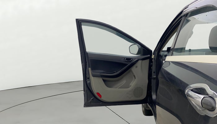 2018 Tata NEXON XM PETROL, Petrol, Manual, 60,331 km, LHS Front Door