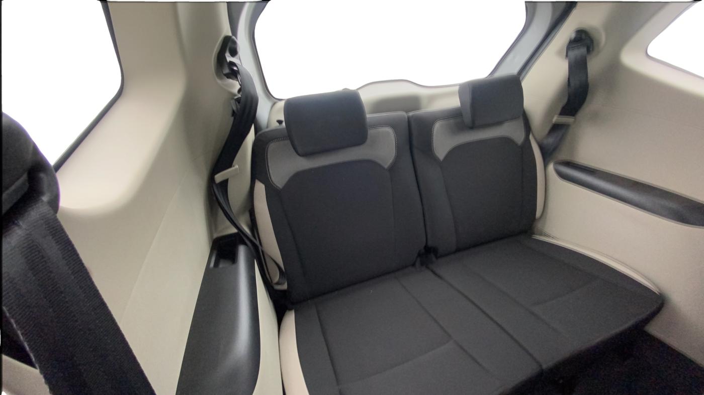 2024 Renault TRIBER RXL MT, Petrol, Manual, 5,465 km, Third Seat Row ( optional )