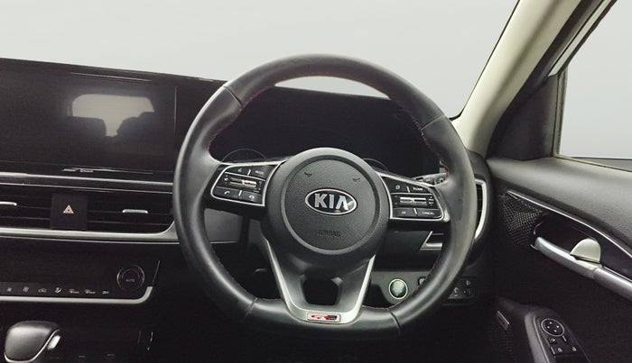2020 KIA SELTOS GTX PLUS AT 1.5 DIESEL, Diesel, Automatic, 1,04,648 km, Steering Wheel Close Up