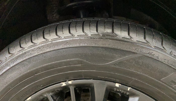 2020 Maruti XL6 ZETA AT, Petrol, Automatic, 92,000 km, Right Front Tyre Tread