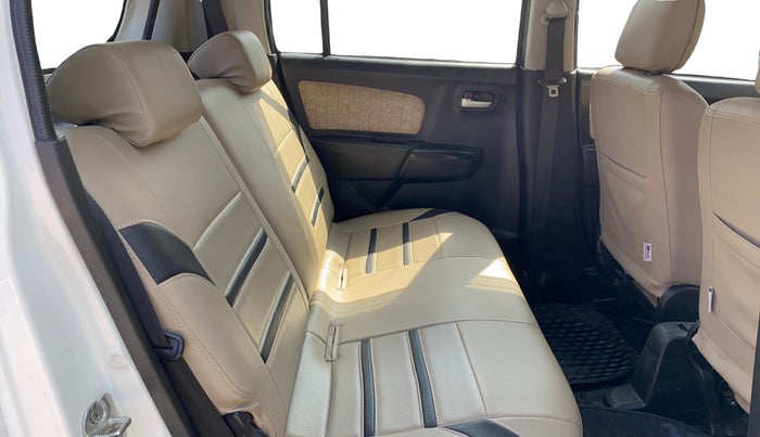 2017 Maruti Wagon R 1.0 VXI, Petrol, Manual, 27,223 km, Right Side Rear Door Cabin