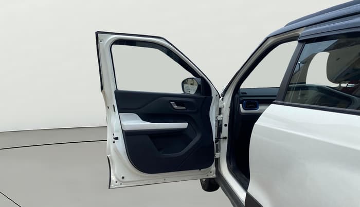 2023 Tata PUNCH Creative Dual Tone AMT Sunroof , Petrol, Automatic, 11,436 km, LHS Front Door