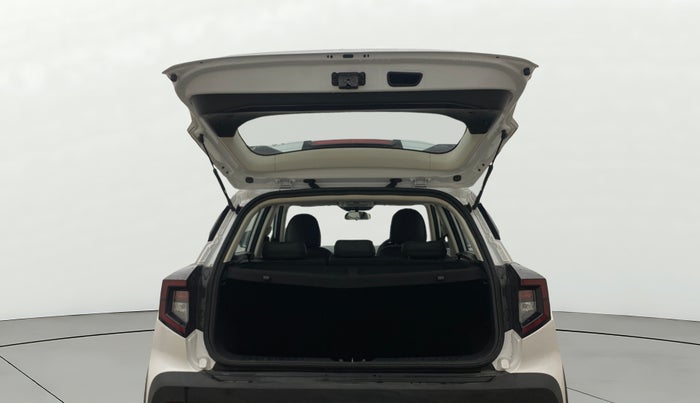 2024 Mahindra XUV 3XO AX5 1.2 L TCMPFi, Petrol, Manual, 5,026 km, Boot Door Open