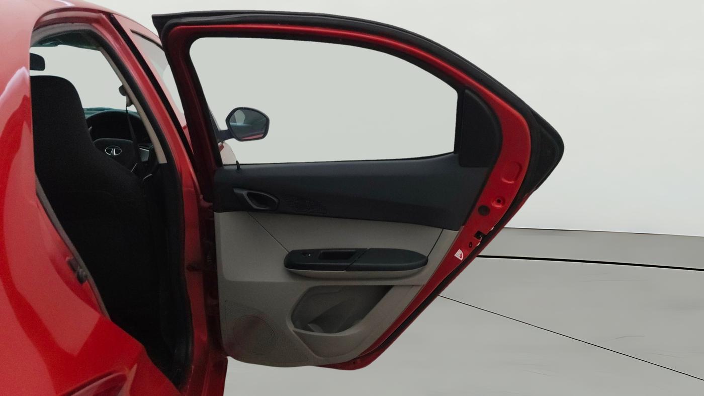 2017 Tata Tiago XT DIESEL, Diesel, Manual, 61,010 km, RHS Rear Door