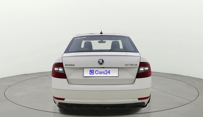 2019 Skoda Octavia L&K 1.8 TSI AT, Petrol, Automatic, 1,39,105 km, Back/Rear