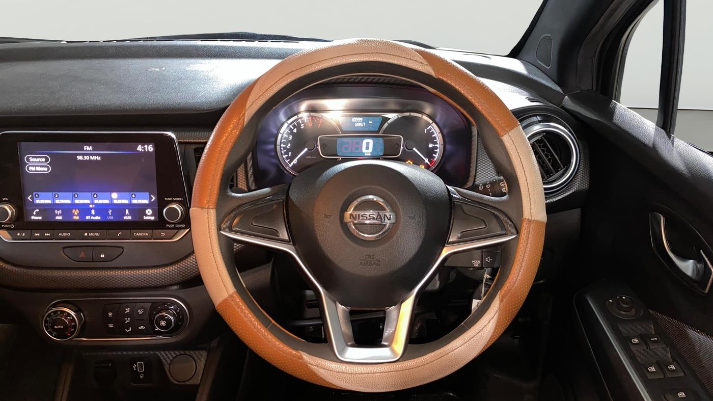 2019 Nissan Kicks XV 1.5, Petrol, Manual, 10,880 km, Steering Wheel Close Up