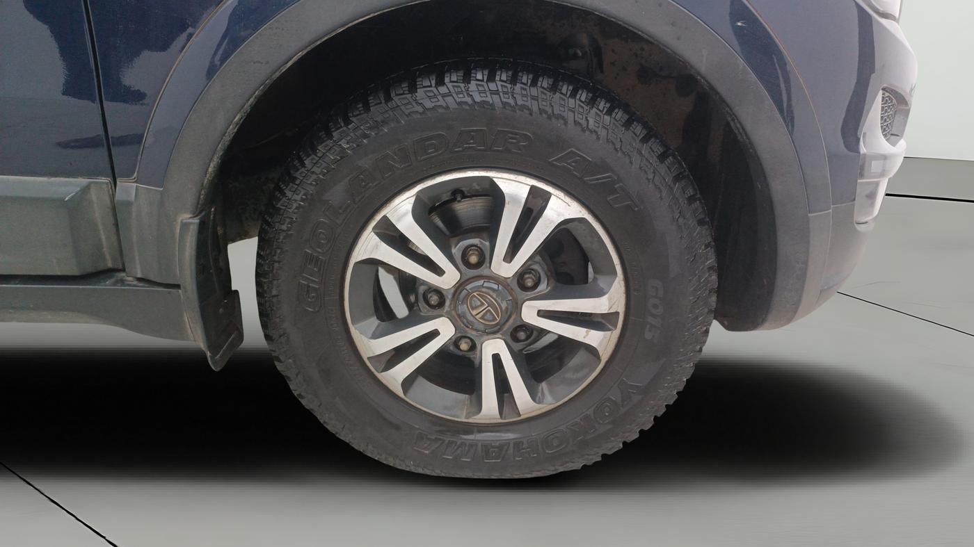 2018 Tata Hexa XMA 4X2 7 STR, Diesel, Automatic, 57,907 km, Right Front Wheel