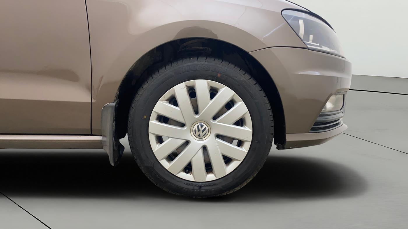2017 Volkswagen Ameo COMFORTLINE 1.5 AT, Diesel, Automatic, 89,547 km, Right Front Wheel