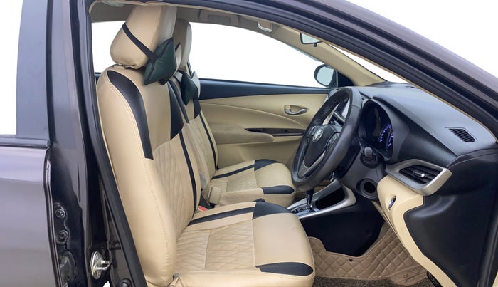2018 Toyota YARIS V CVT, Petrol, Automatic, 62,361 km, Right Side Front Door Cabin