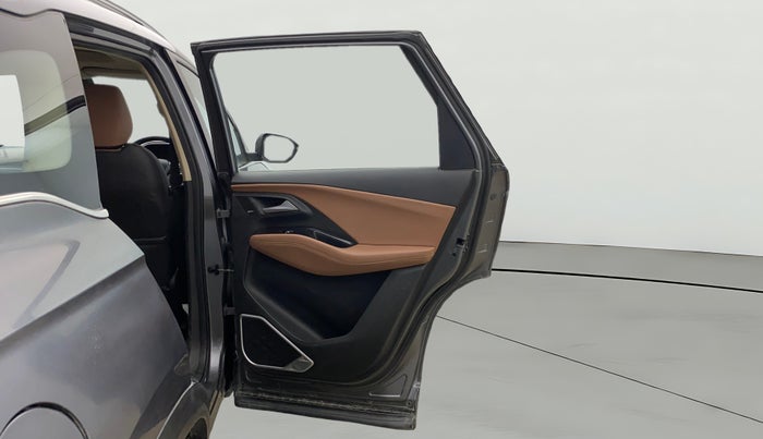 2023 MG HECTOR PLUS SHARP PRO 2.0 TURBO DIESEL 7 STR, Diesel, Manual, 49,840 km, RHS Rear Door