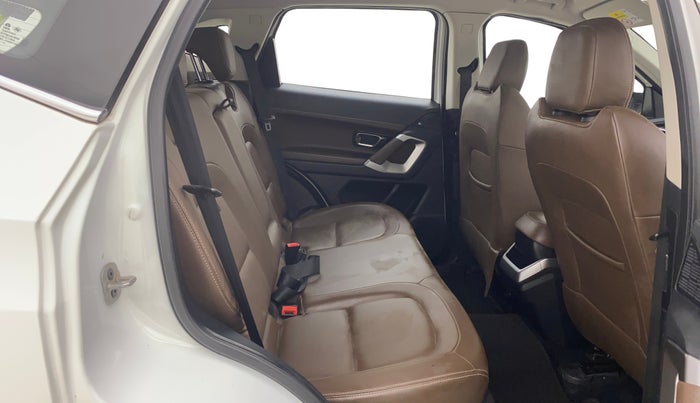 2021 Tata Harrier XZA 2.0L, Diesel, Automatic, 52,858 km, Right Side Rear Door Cabin