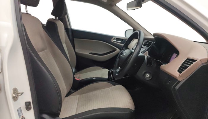 2020 Hyundai Elite i20 SPORTZ PLUS 1.2, Petrol, Manual, 57,476 km, Right Side Front Door Cabin