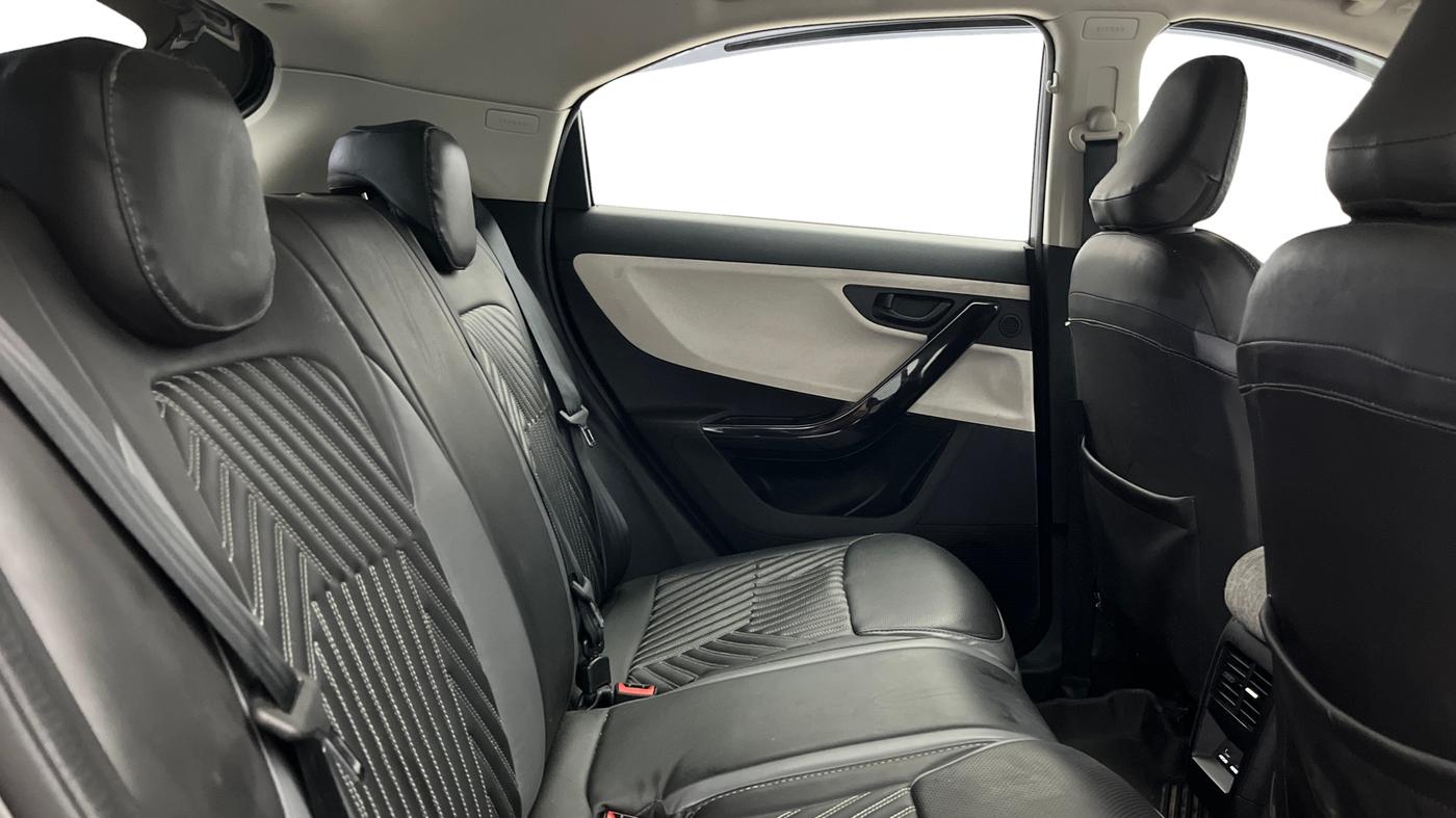 2025 Tata Curvv Pure Plus 1.2 Petrol 7DCA, Petrol, Automatic, 10,215 km, Right Side Rear Door Cabin