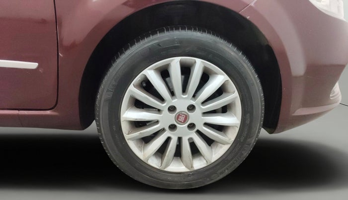 2016 Fiat Linea EMOTION 1.4 L T JET, Petrol, Manual, 22,223 km, Right Front Wheel