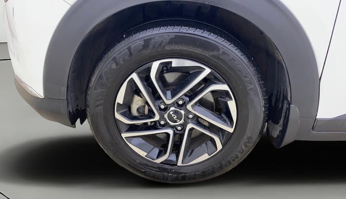 2023 KIA CARENS LUXURY PLUS 1.4 PETROL DCT 7 STR, Petrol, Automatic, 16,325 km, Left Front Wheel