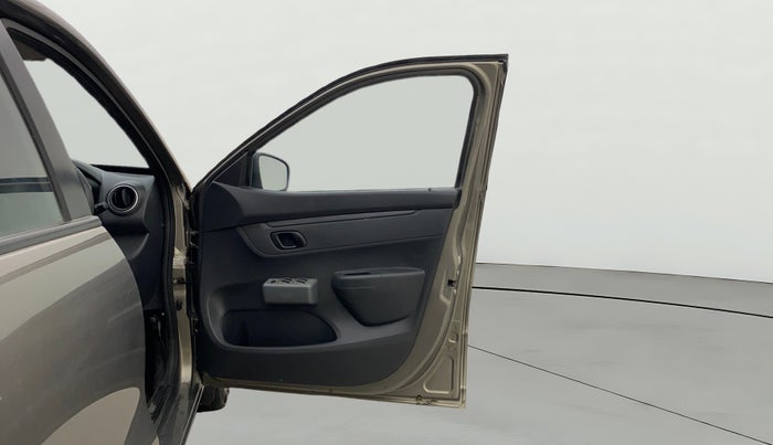 2016 Renault Kwid RXL, Petrol, Manual, 27,353 km, RHS Front Door