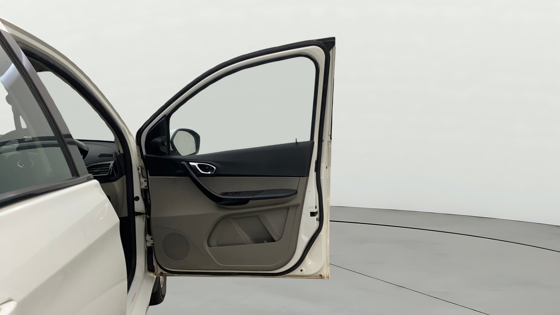 camera-RHS-Front-Door