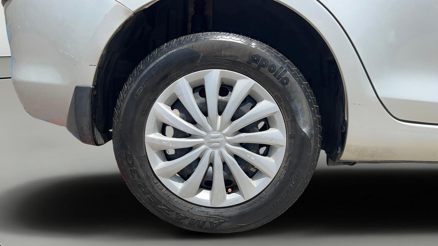 2017 Maruti Dzire VXI, Petrol, Manual, 1,09,972 km, Right Rear Wheel