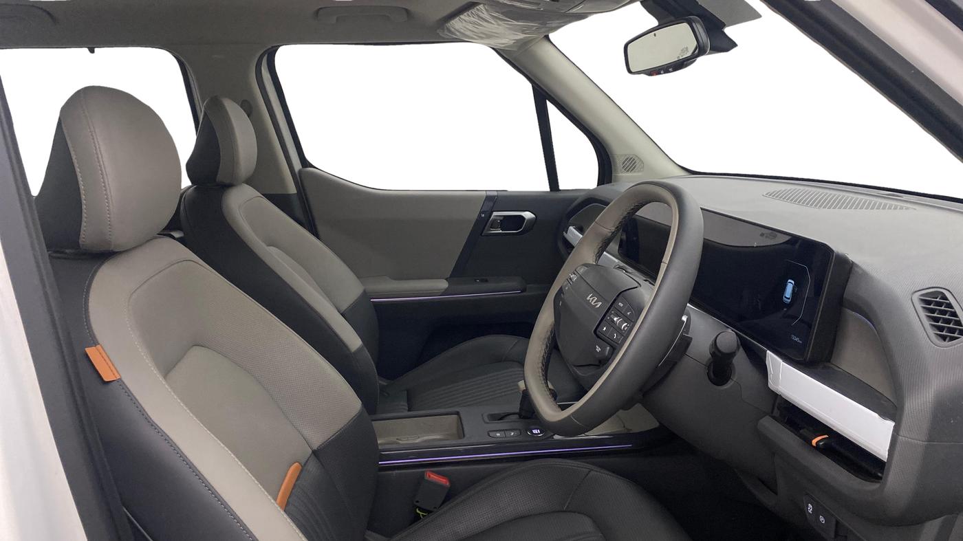 2025 KIA SYROS HTX Plus (O) 1.5 Diesel 6AT, Diesel, Automatic, 13,297 km, Right Side Front Door Cabin