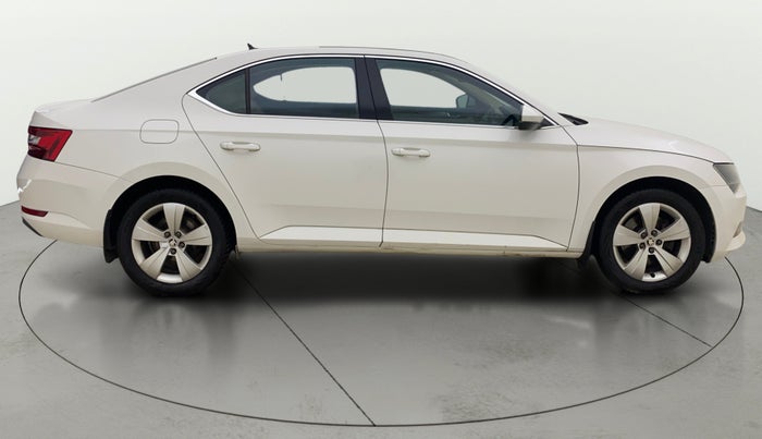 2018 Skoda Superb STYLE 1.8 TSI AT, Petrol, Automatic, 65,647 km, Right Side View