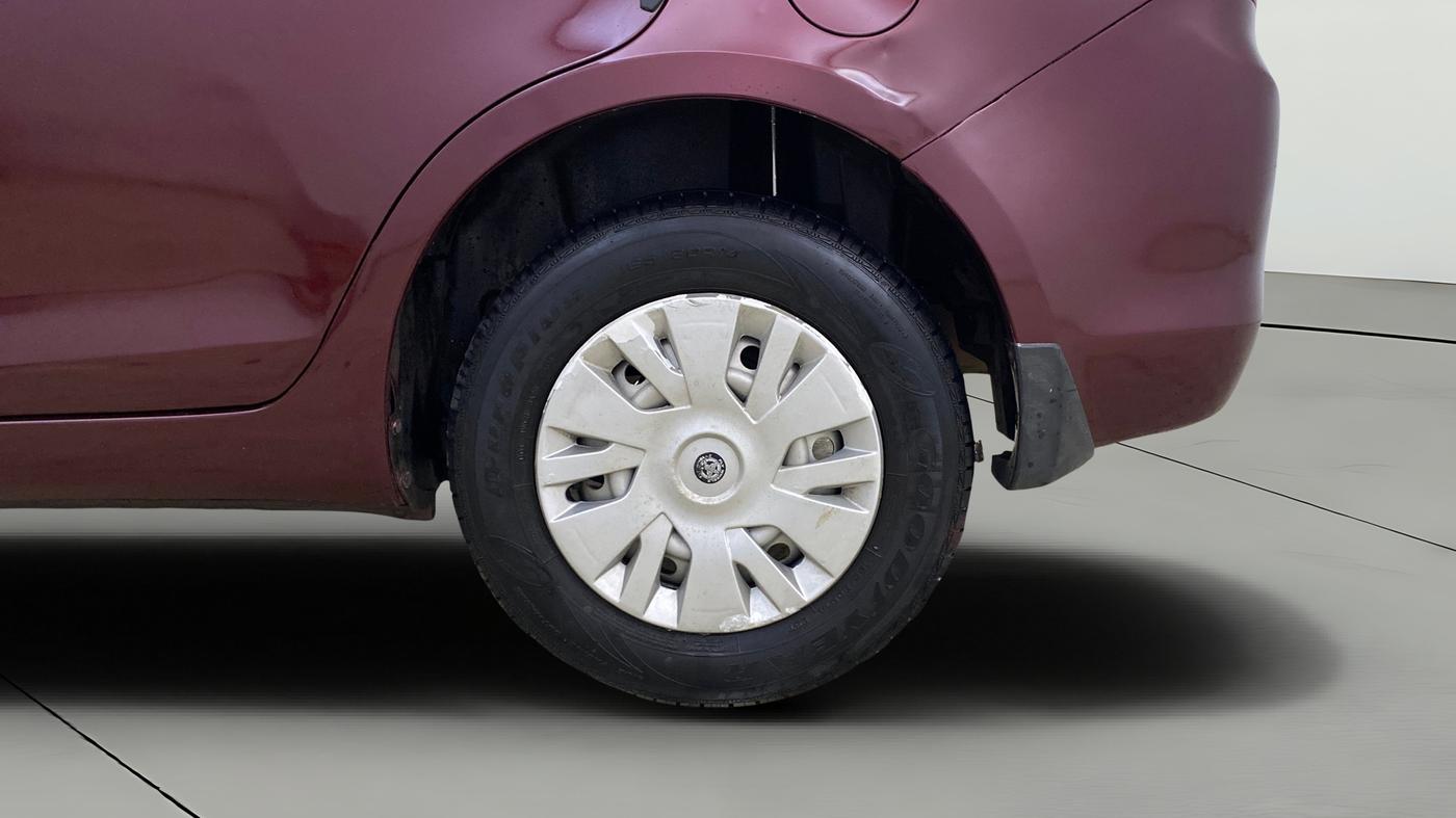 2016 Maruti Swift Dzire LXI, Petrol, Manual, 27,951 km, Left Rear Wheel