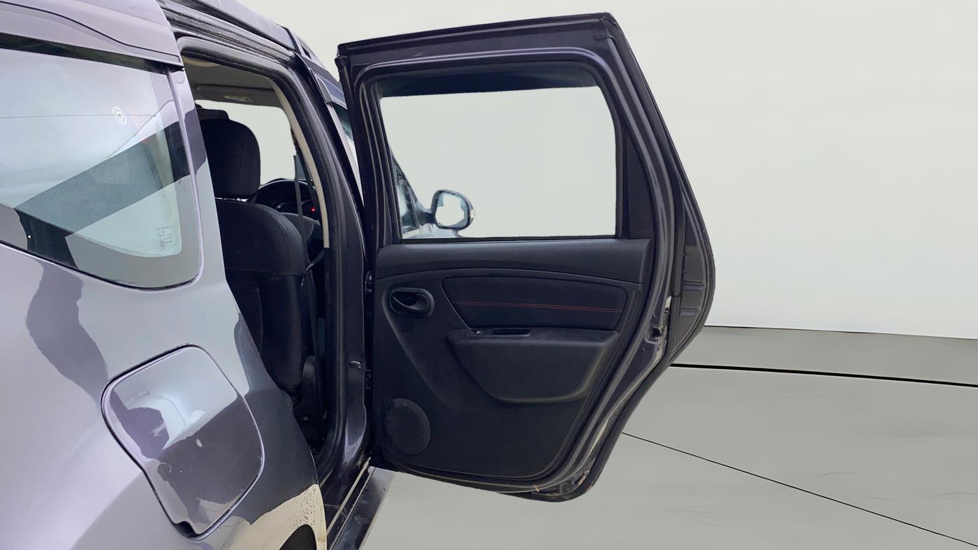2018 Renault Duster 85 PS RXS MT DIESEL, Diesel, Manual, 1,00,027 km, RHS Rear Door