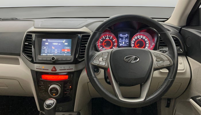 2022 Mahindra XUV300 W8 1.2 PETROL, Petrol, Manual, 45,817 km, Steering Wheel Close Up