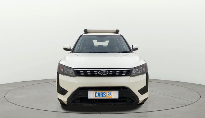 2020 Mahindra XUV300 W6 1.2 PETROL, Petrol, Manual, 99,728 km, Front