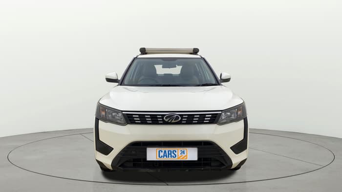 2020 Mahindra XUV300 W6 1.2 PETROL, Petrol, Manual, 99,774 km, Front