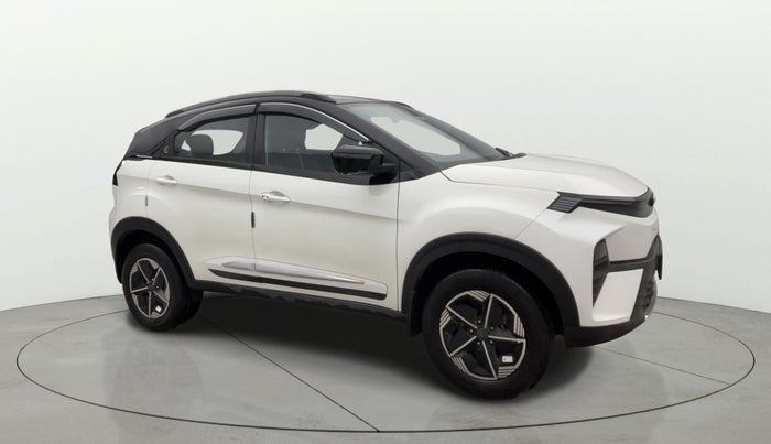 2023 Tata NEXON FEARLESS DUAL TONE 1.2 PETROL, Petrol, Manual, 5,562 km, Right Front Diagonal