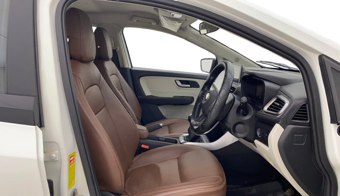 2024 Tata ALTROZ XZ CNG, CNG, Manual, 23,376 km, Right Side Front Door Cabin