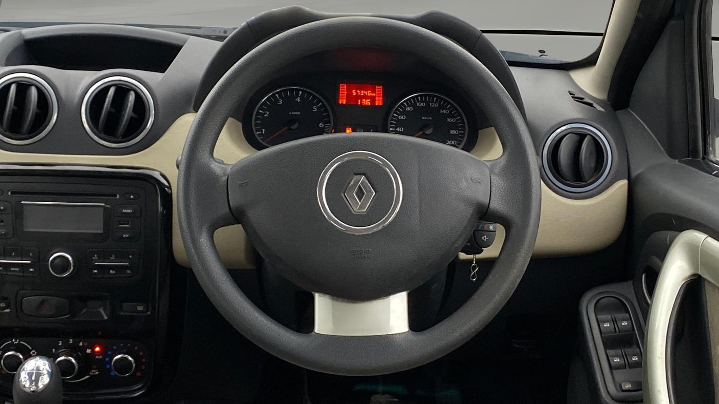 2014 Renault Duster RXE PETROL, Petrol, Manual, 57,315 km, Steering Wheel Close Up