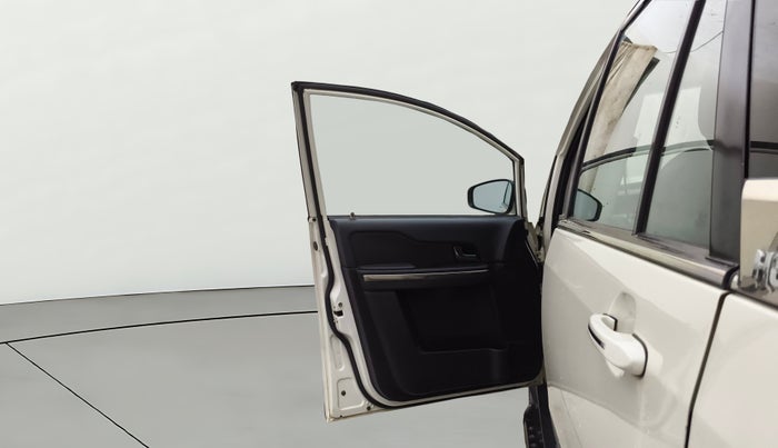 2019 Tata Hexa XM PLUS 4X2 7 STR, Diesel, Manual, 1,01,654 km, LHS Front Door