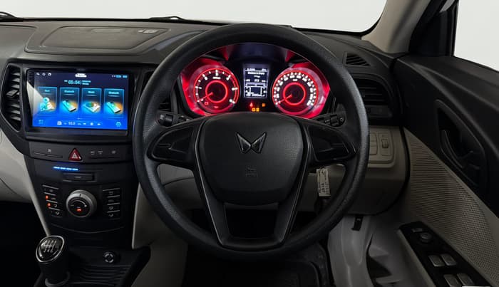 2024 Mahindra XUV300 W4 1.5 DIESEL, Diesel, Manual, 84,053 km, Steering Wheel Close Up