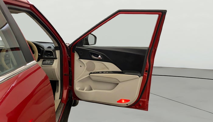 2019 Mahindra XUV300 W8 (O) 1.2 PETROL, Petrol, Manual, 64,322 km, RHS Front Door