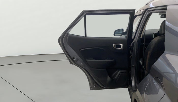 2022 Hyundai VENUE S+ 1.2, CNG, Manual, 56,314 km, LHS Rear Door