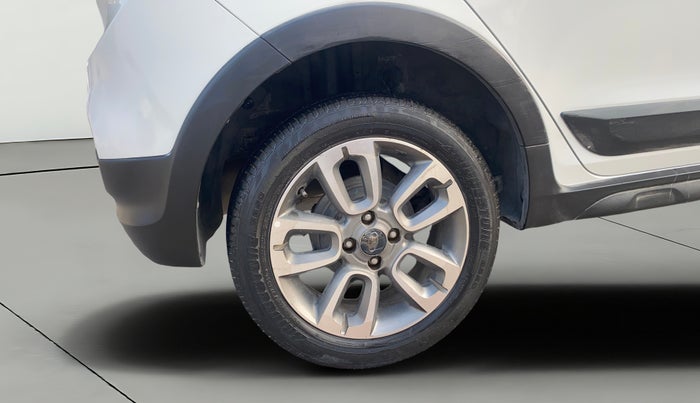 2015 Hyundai i20 Active 1.2 S, Petrol, Manual, 1,01,144 km, Right Rear Wheel