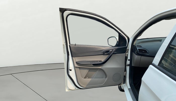 2017 Tata Tiago XT PETROL, Petrol, Manual, 86,671 km, LHS Front Door