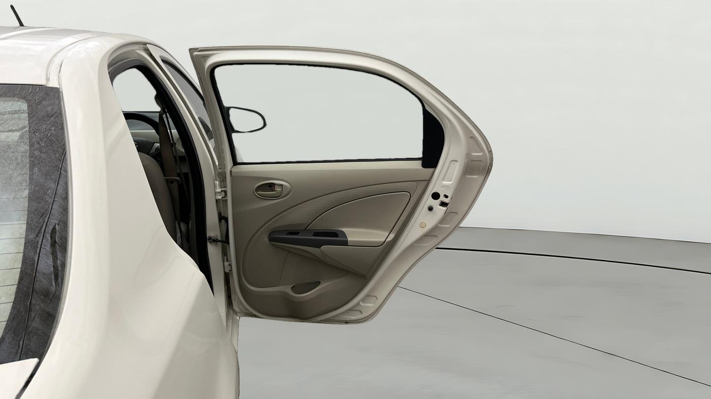 2016 Toyota Etios G, Petrol, Manual, 27,162 km, RHS Rear Door