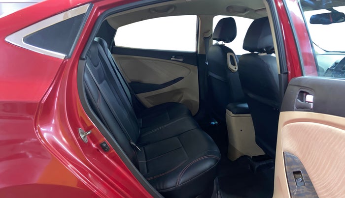 2016 Hyundai Verna 1.6 CRDI SX, Diesel, Manual, 1,02,496 km, Right Side Rear Door Cabin