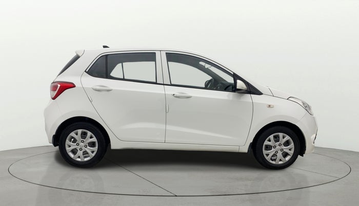 2016 Hyundai Grand i10 MAGNA AT 1.2 KAPPA VTVT, Petrol, Automatic, 45,810 km, Right Side View