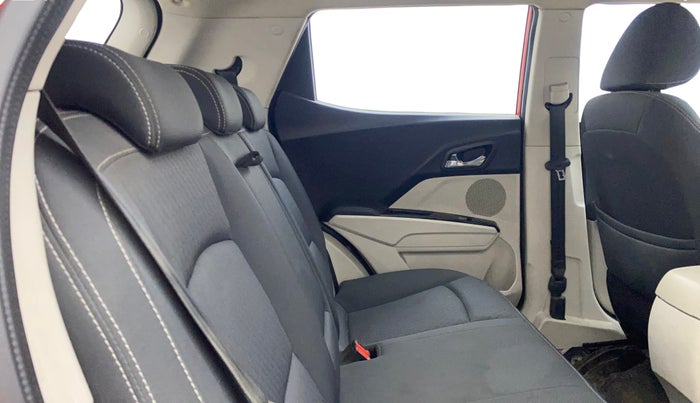 2019 Mahindra XUV300 W8 1.2 PETROL, Petrol, Manual, 58,517 km, Right Side Rear Door Cabin