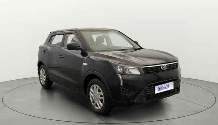 2021 Mahindra XUV300 W4 1.2 PETROL, Petrol, Manual, 31,717 km, Right Front Diagonal