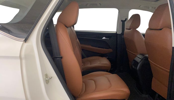 2020 MG HECTOR PLUS SHARP 1.5 PETROL TURBO DCT 6-STR, Petrol, Automatic, 65,948 km, Right Side Rear Door Cabin