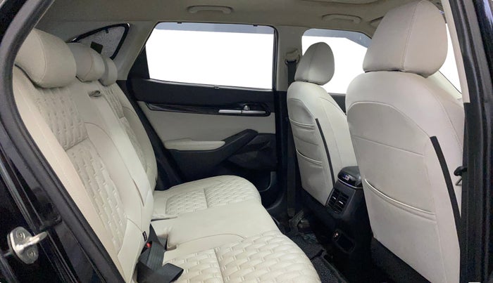 2022 KIA SELTOS HTX PETROL 1.5, Petrol, Manual, 35,386 km, Right Side Rear Door Cabin